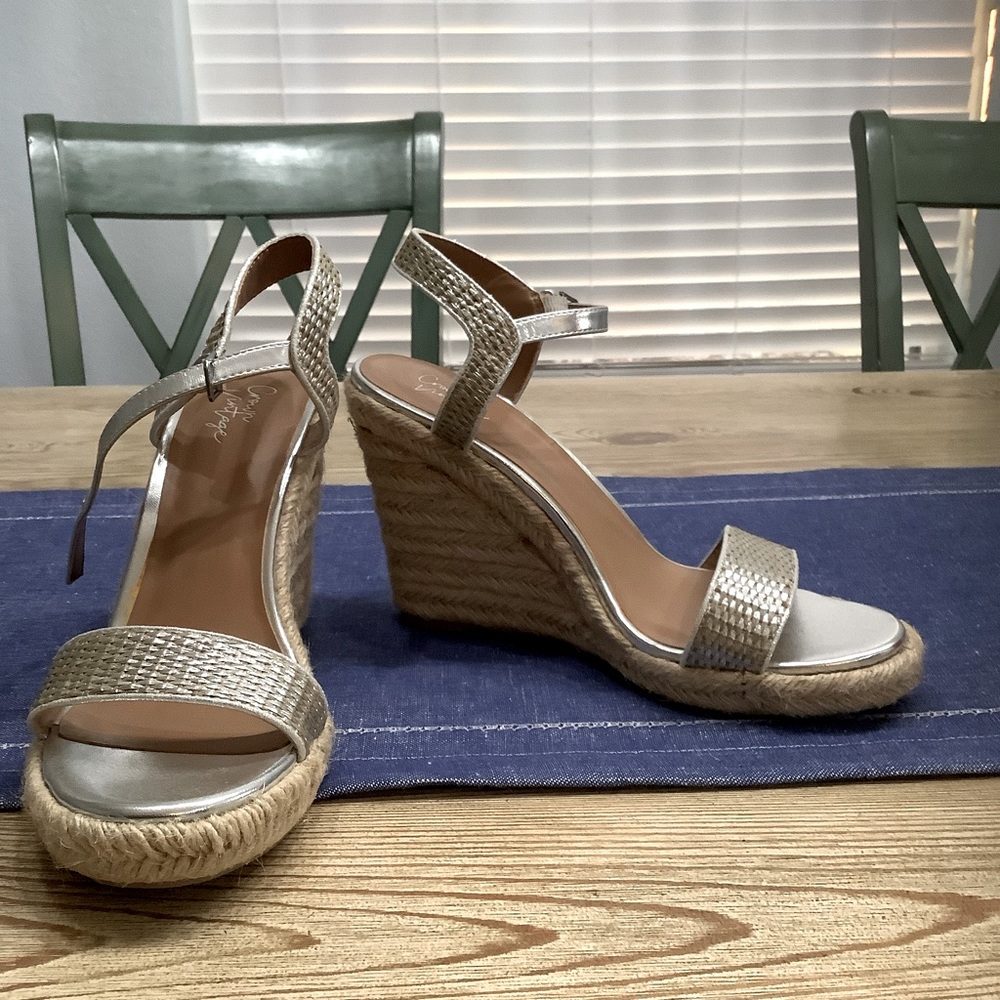 Crown Vintage  NWOT platform espadrilles with metallic straps, sz 9.5